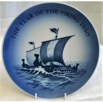 ROYAL COPENHAGEN PLATE – COMMEMORATIVE – THE YEAR OF THE VIKING 1980 – (id: LD) 